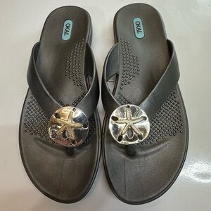 OkaB Metallic Sand Dollar Sandals